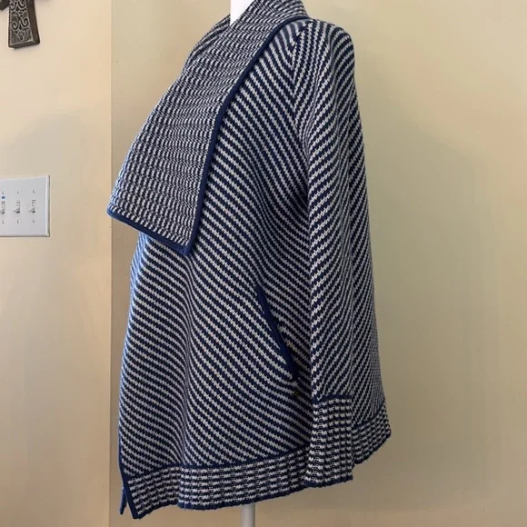 Southern Tide Women’s Sweater XS – Blue & White Wrap Merino Wool & Cashmere - Picture 4 of 12